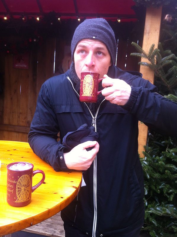 A quick sip of Glüwein to warm up 